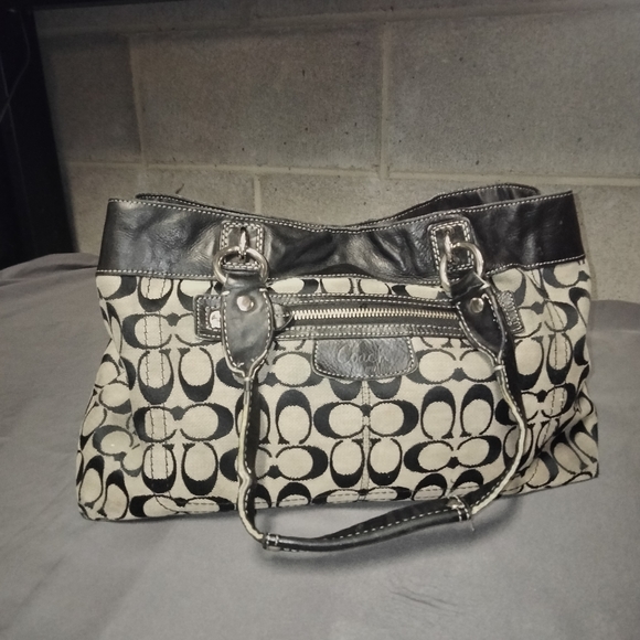 Coach purse - Picture 1 of 2